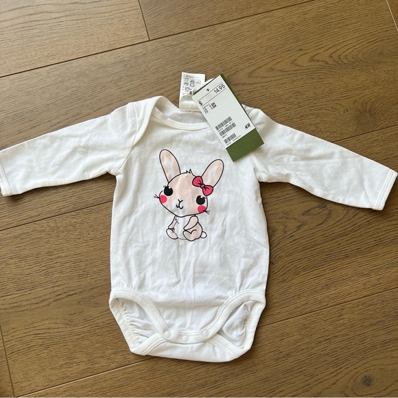 New H&M 0-2M Baby Outfit with Bunny Design - Picture 3 of 5